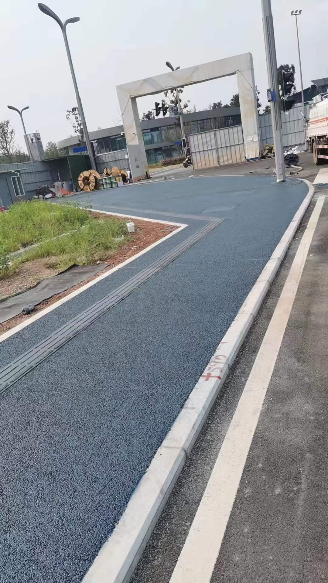 碧道新材料灰色系透水混凝土案例.jpg