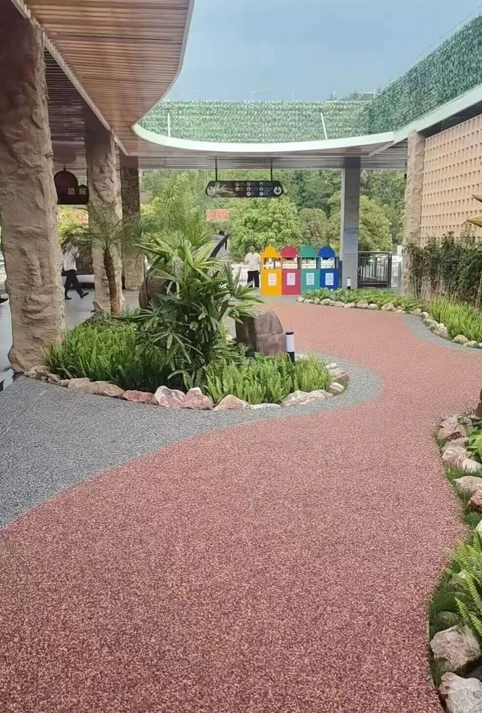 红色灰色石子胶粘石案例.jpg